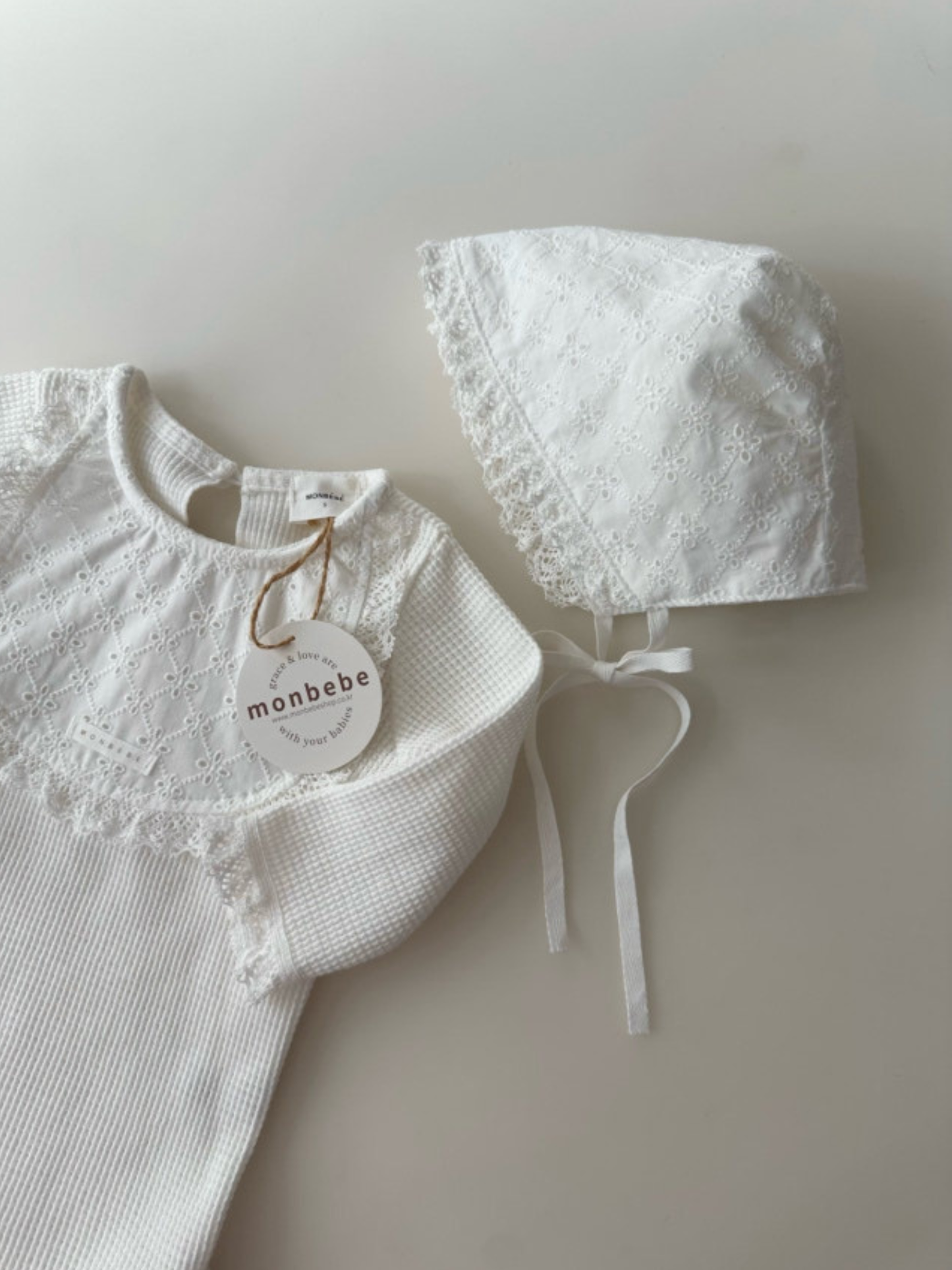 monbebe / bebe lace bonnet