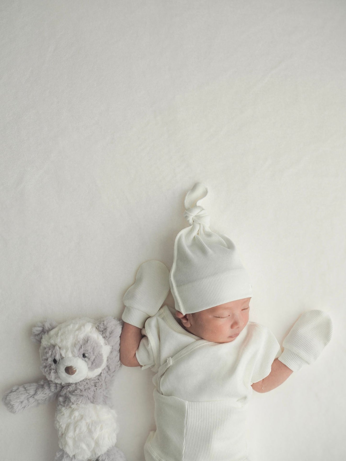 peekaboo / baker newborn set