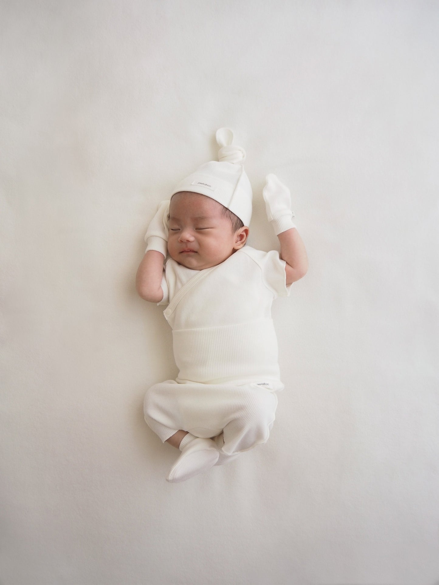 peekaboo / baker newborn set