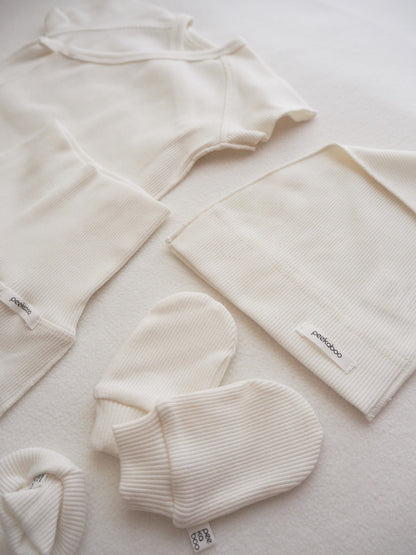 peekaboo / baker newborn set